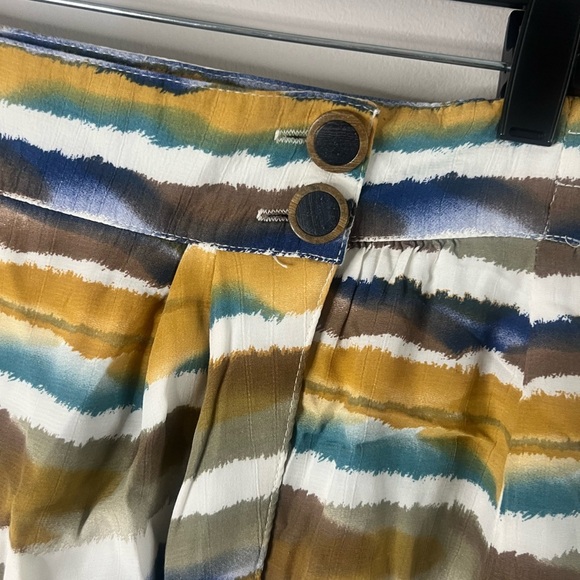 Dorothy Shoelen - Skirt / Cropped Jacket Set - Picture 8 of 12